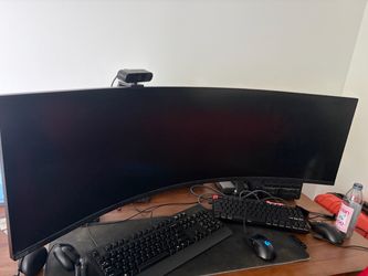Ultrawide Curved Gaming Monitor -OLED Samsung with mount
