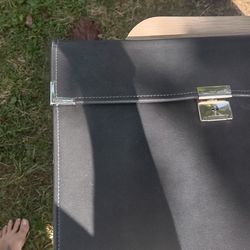 File Folder , Opens Up