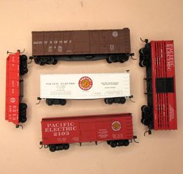 Vintage Pacific Electric & Santa Fe Freight Cars HO Scale Lot