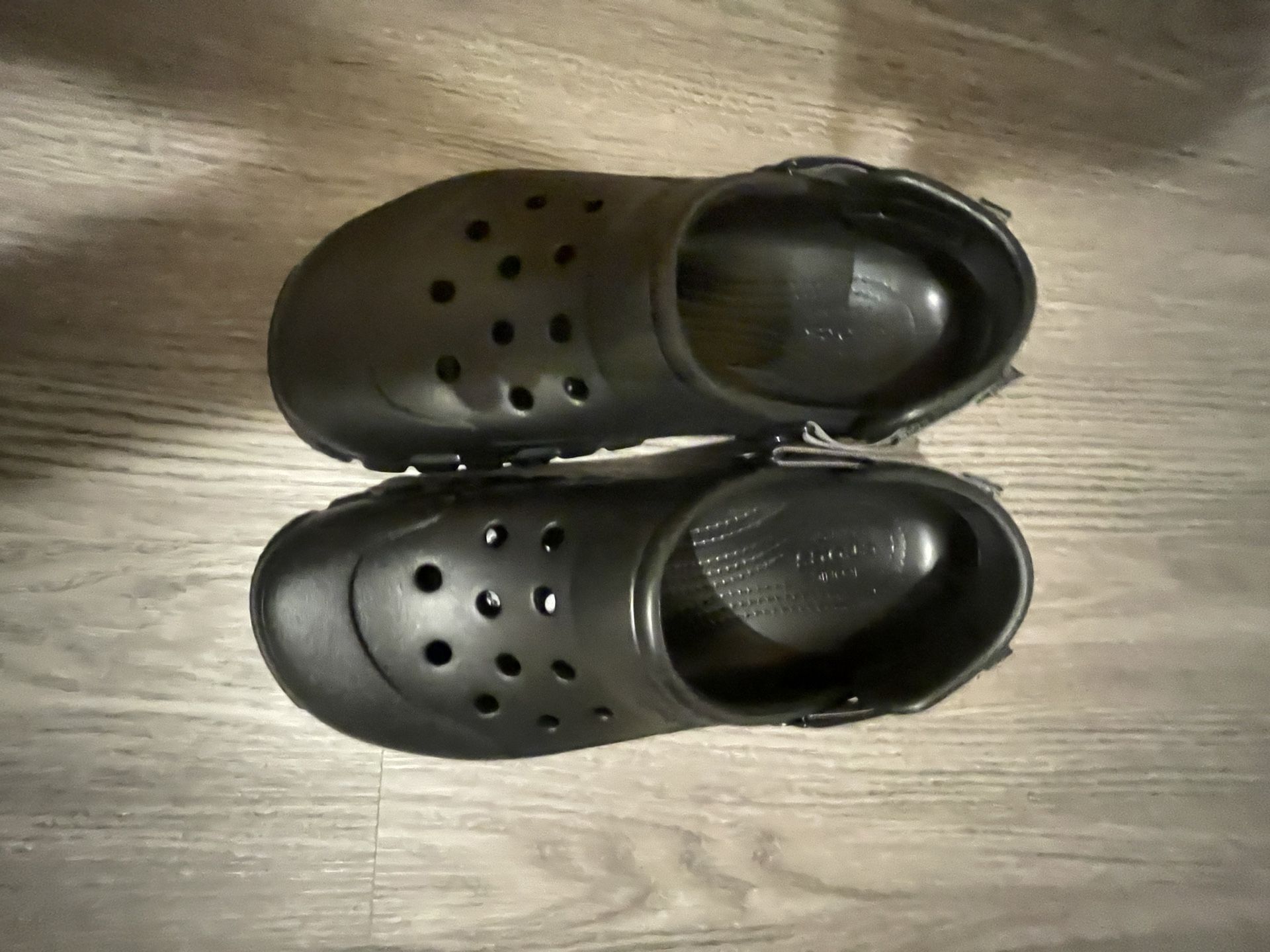 crocs