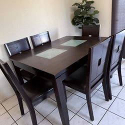 Dinning Table / Comedor 