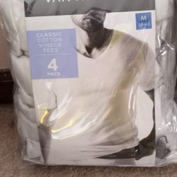 Van Heusen Men Under Shirt  Size Medium 