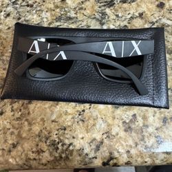 Mens Or Ladies Armani Exchange Sunglasses Black W/magnetic Case AX4113S