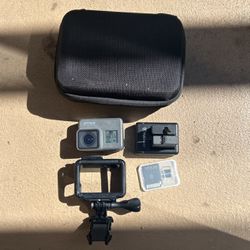GoPro hero 5 With Accessories 