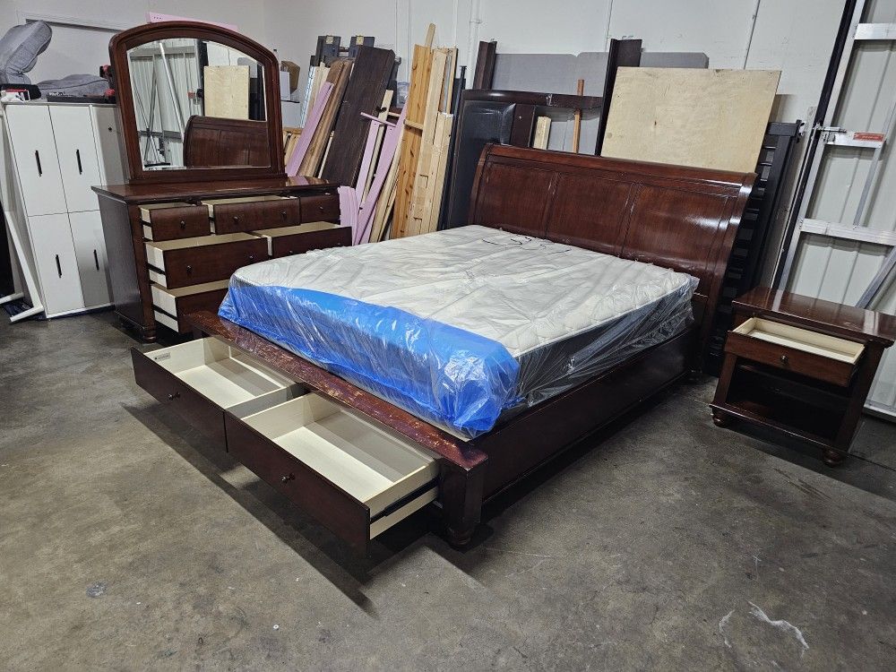 Cal King Bedroom Set 