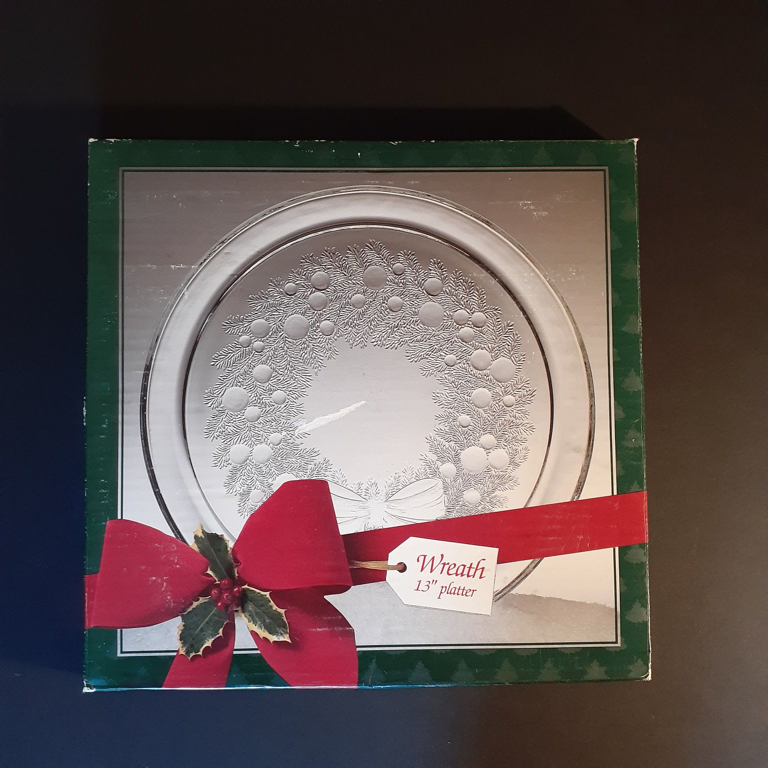 Holiday Wreath Platter Indiana Glass