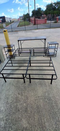 Bedroom set end tables/ table