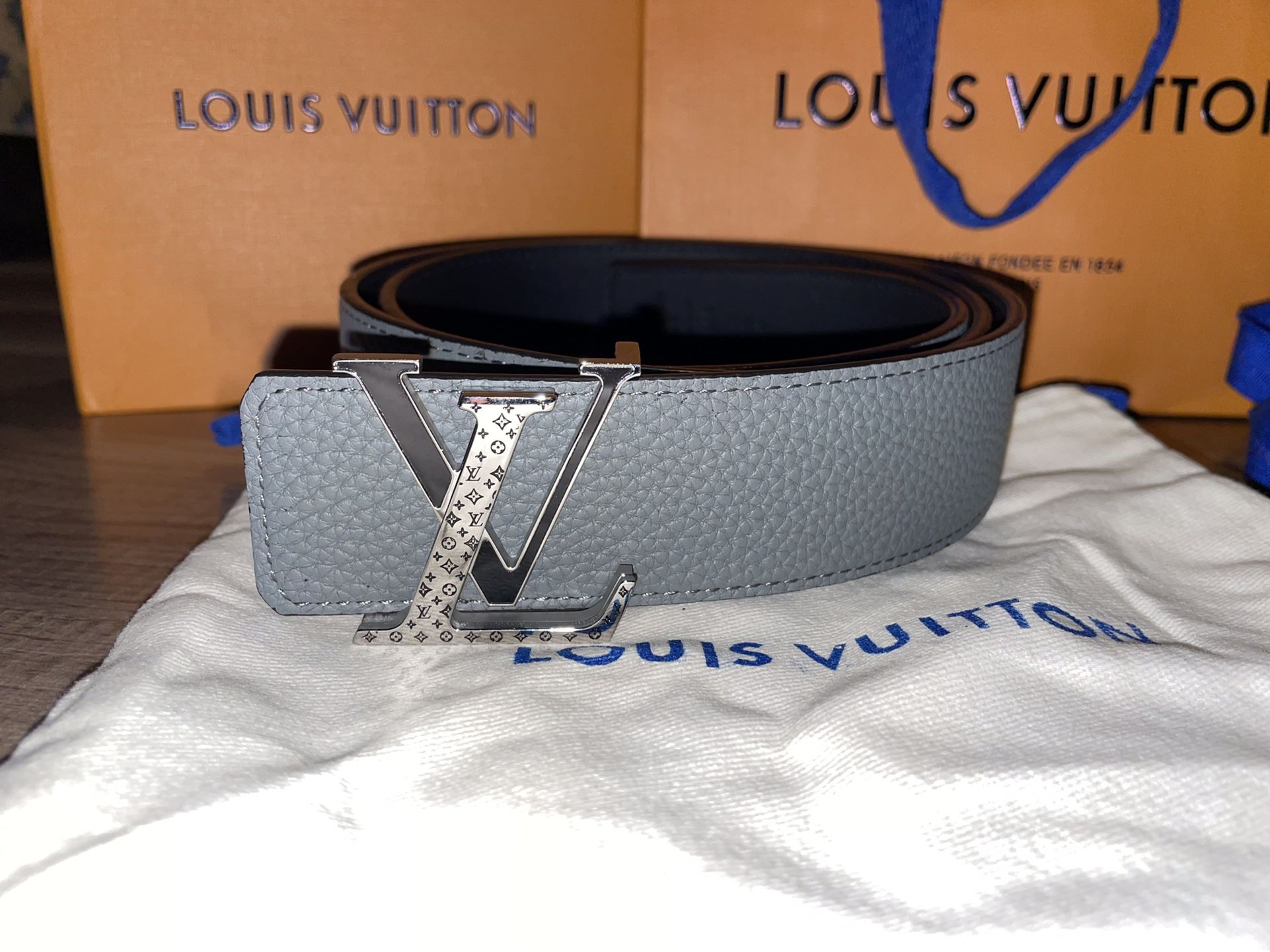 Lv belt Black / Silver Buckle - Size 80 Cm / 26-28 for Sale in Santa Rosa,  CA - OfferUp