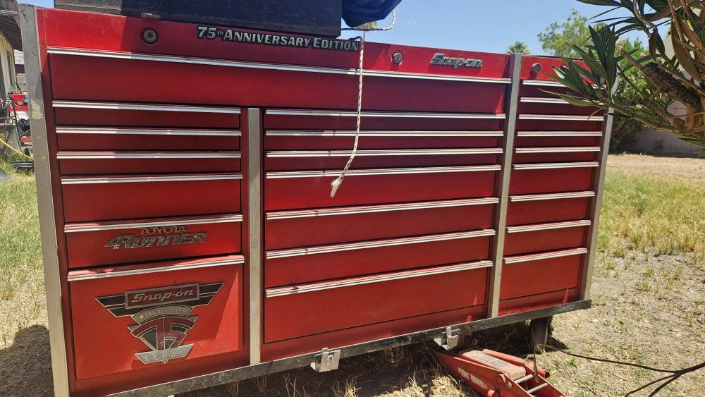 Snap-On master series tool cabinet