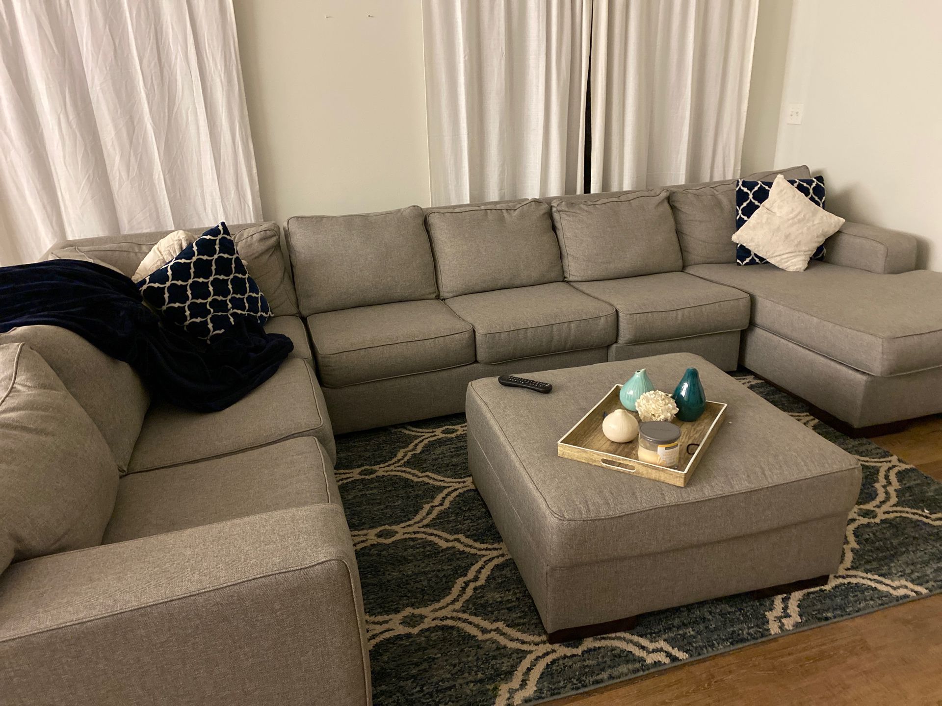 6 piece sectional couch including Ottoman