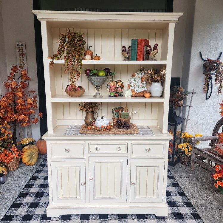 Farmhouse Hutch