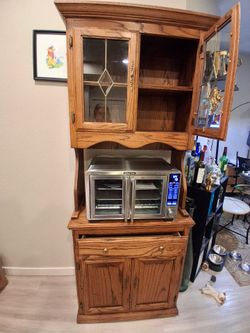 Hutch/cabinet