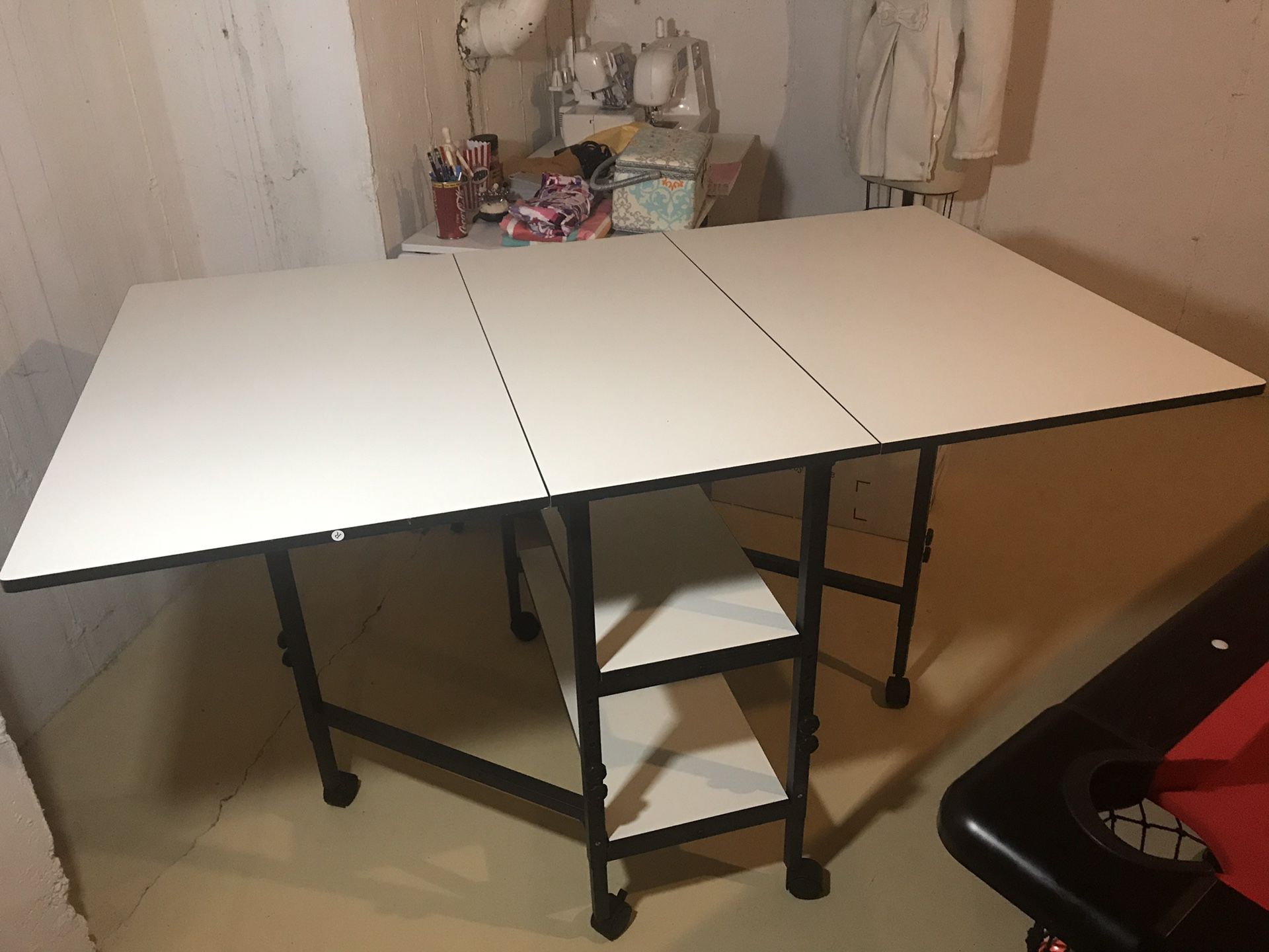 Home hobby adjustable height foldable table