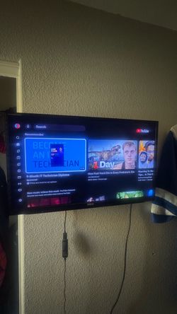 32 inch RCA professional series TV