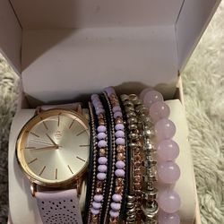 Jessica Carlyle Woman’s Analog Purple Patterned Strap Watch With Stackable Bracelets Set