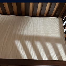 Baby Crib With Mattress 