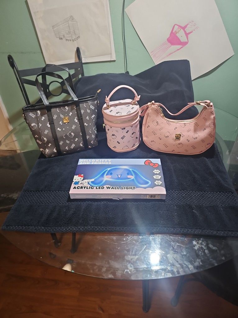 Hello Kitty Crossbody Purse Bundle