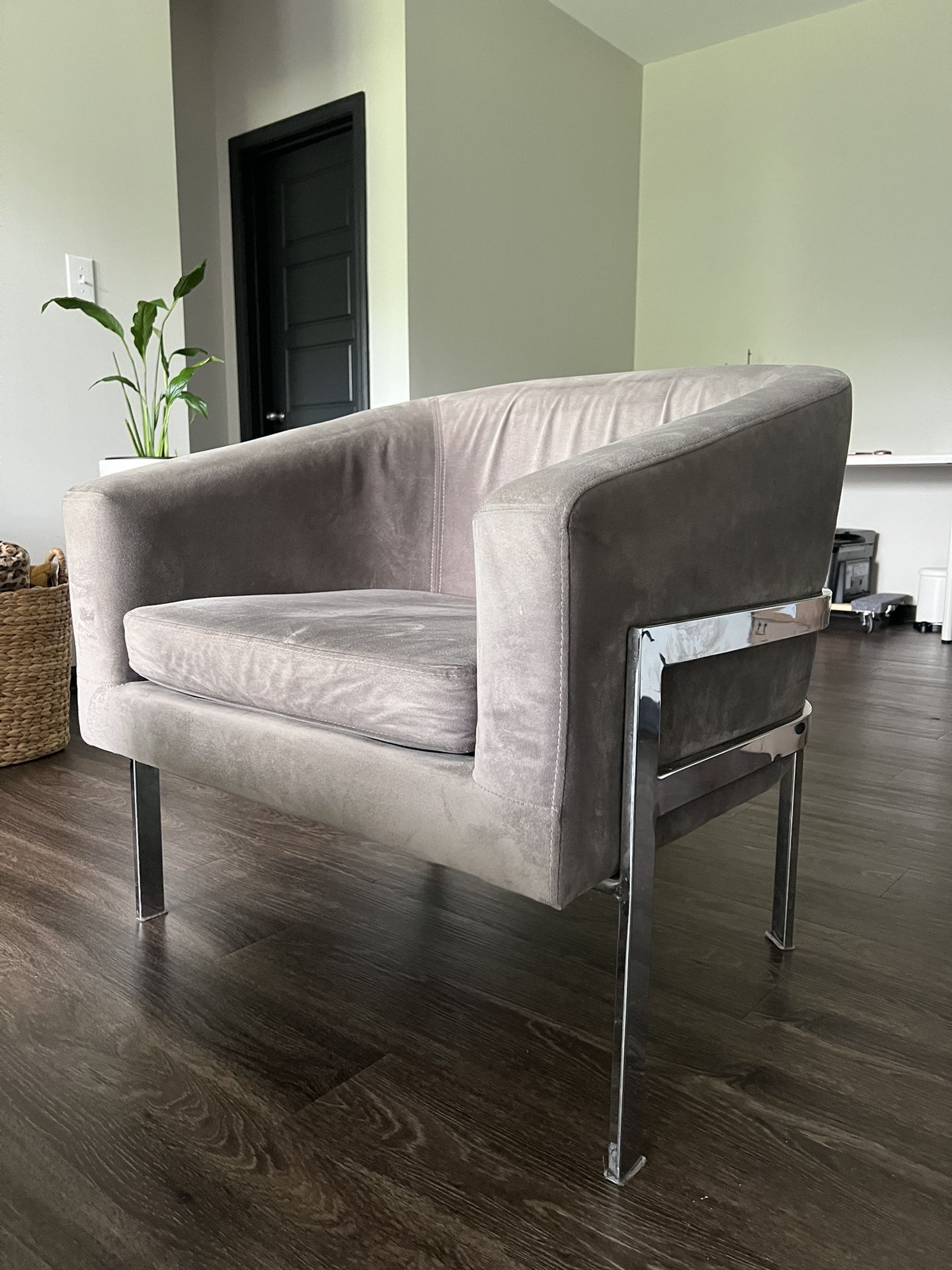 Contemporary grey chair