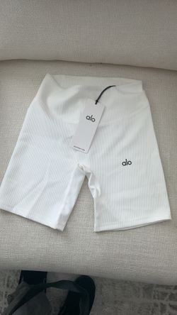 alo yoga shorts (spandex strechy) white size:SMALL