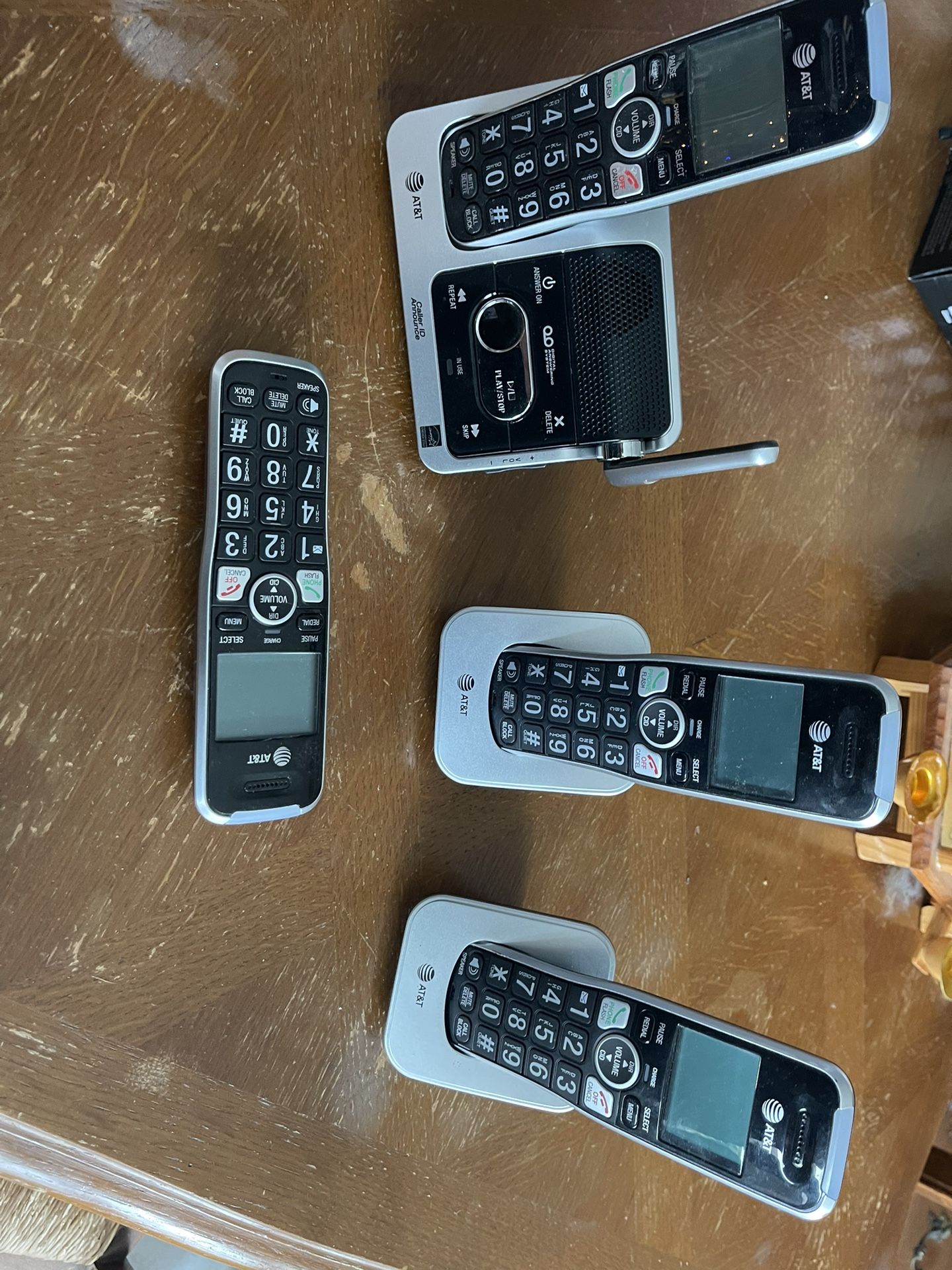 AT&T EL52313 Handset Cordless Phone with Answering System & Extra-large Backlit Keys