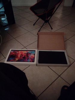 gaming screens 25 dollars and one dock for Nintendo switch