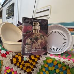 Vintage Tupperware “Stack meals” Set With Cookbook In Excellent Condition
