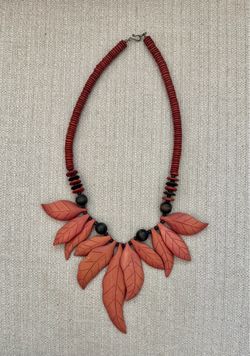 Tribal wood leaf neck
