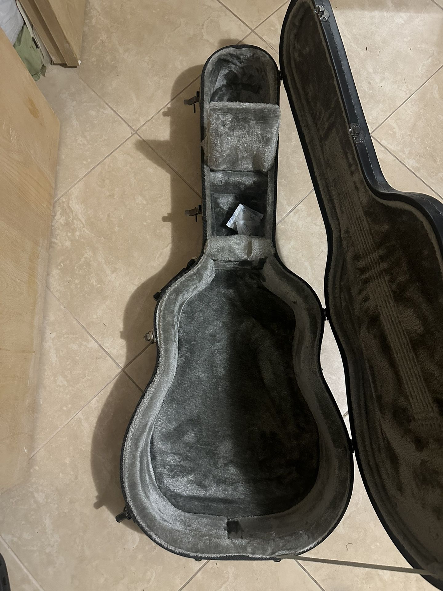 Road runner 12 string guitar case