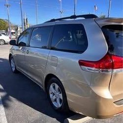 2011 Toyota Sienna