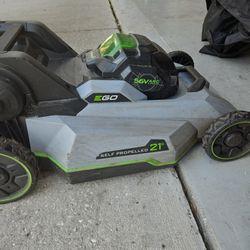 Ego Slect Cut Self Propelled 21 In Deck Batt Lawnmower.