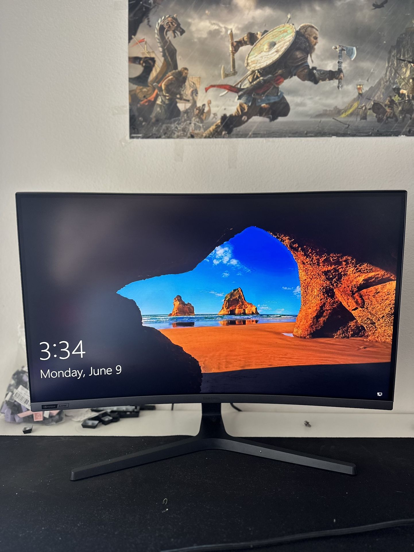 *SAMSUNG CURVED GAMING MONITOR*
