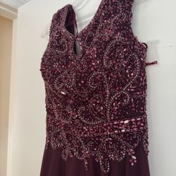 ✨ Elegant Burgundy Beaded Formal/Wedding Dress – New! ✨