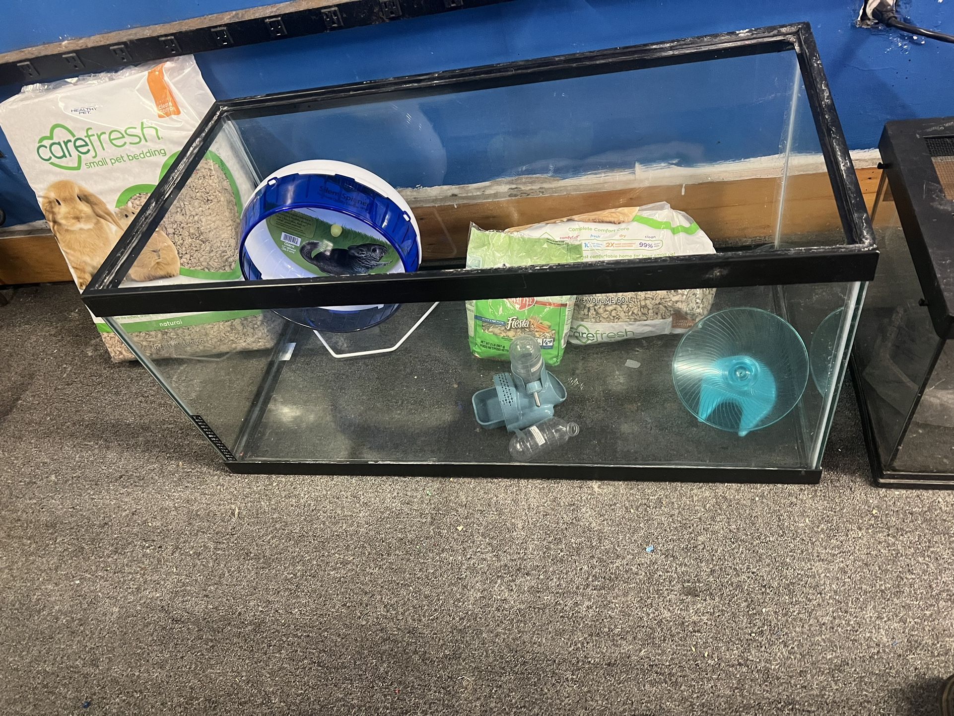 40 Gallon Crittet Tank Guinea Pig Tank Complete $100