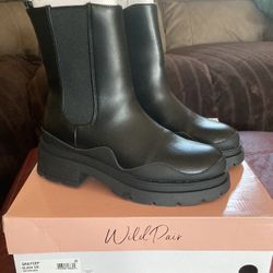 Womens Black Grayce Boots By Wild pair Size 8