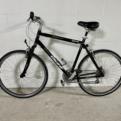 Giant Hybrid Bike (Large Size) - Excellent Condition 
