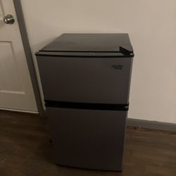 Mini Fridge with Freezer, 3.2 Cu ft, 2 Doors, Stainless Steel, King Arctic, Silver, AK3.2