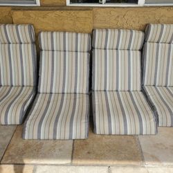 Set Of 4 Cushion Chairs 