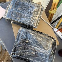 05-07 F250/350/450/550 Black Headlight SET