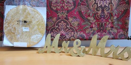Gold Sparkly Mr & Mrs Sign along with Gold Placemats