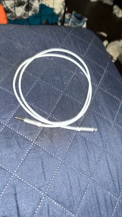 This appears to be a beige-colored cable with 3.5mm connectors, potentially a replacement cable for headsets or microphones [PerQueryResult 0.5.6].