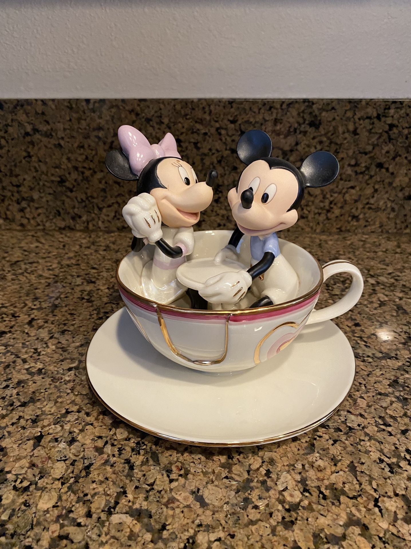 置物 LENOX Mickey's Teacup Twirl Sculpture Lenox Mickey Mouse's