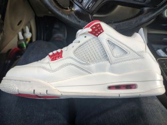 Air Jordan 4 metallic red