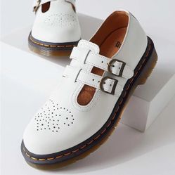 Doc Martens White Mary Janes Women’s Size 6 