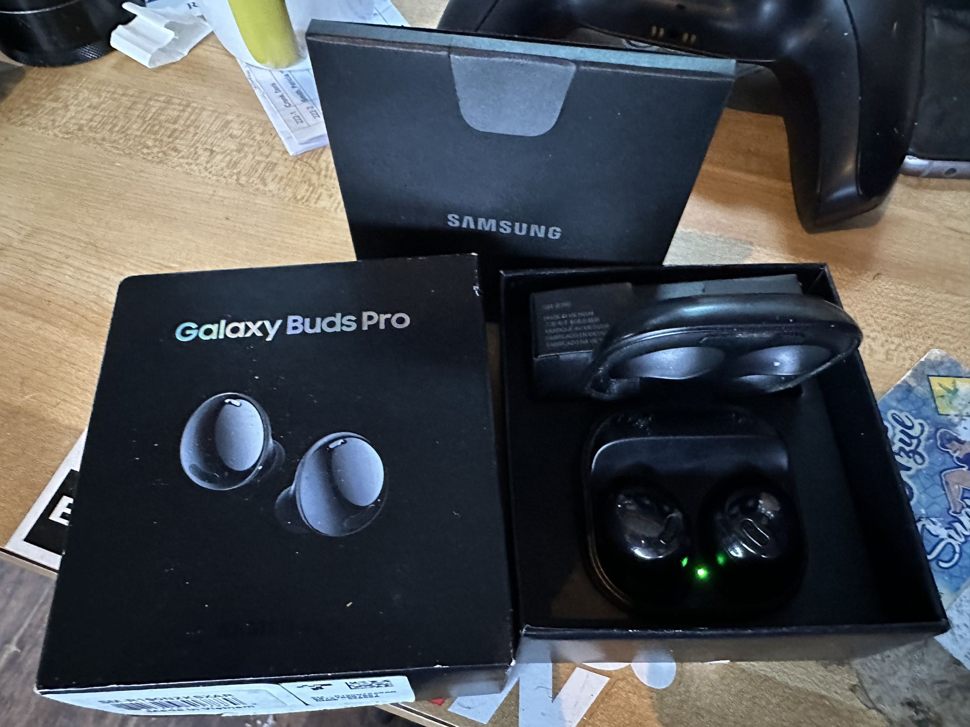 Galaxy Buds Pro With Wireless Charging Pad