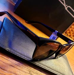 Givenchy Sunglasses 7068/s