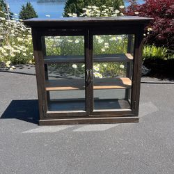 *FREE* Antique Display Case 