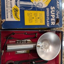 Kalart "Safety First" Super Speed Flash, Vintage