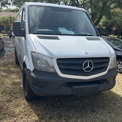 Cargo Van Mercedes 2500 
