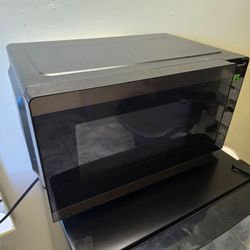 Hamilton Beach 0.9 Cu ft Countertop Microwave Oven 900Watt