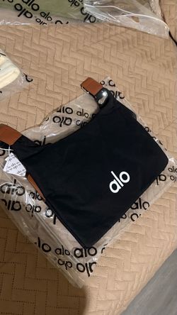Alo Yoga Side Bag